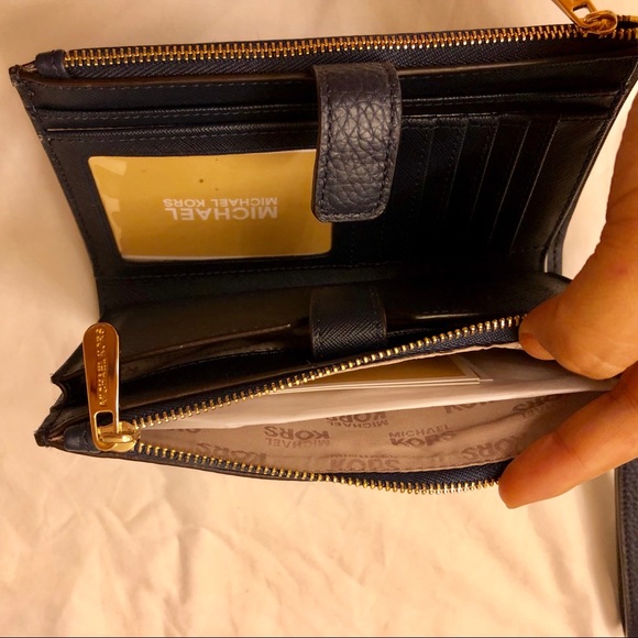 Leather Michael kors wallet - Picture 4 of 4
